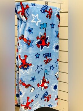 Sesame Street Elmo Americana red, white, blue star pattern Plush Blanket NWT